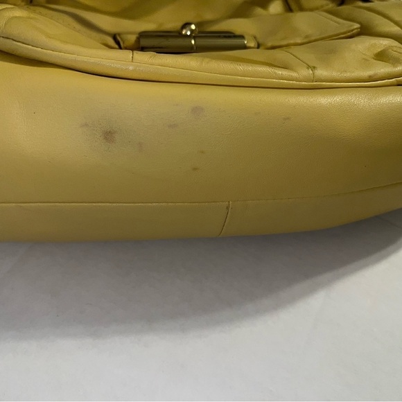 Vintage Coach Butter Yellow Purse - Picture 7 of 8